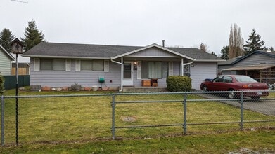 Building Photo - 1114 Fidalgo St