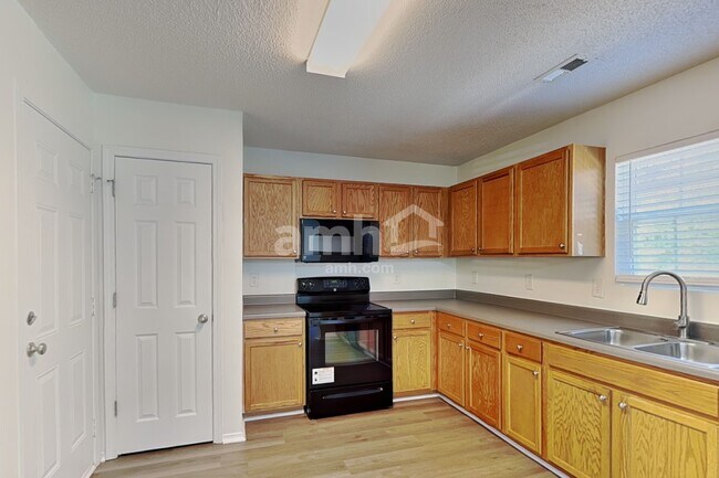 Foto del edificio - 3109 Skybrook Ln