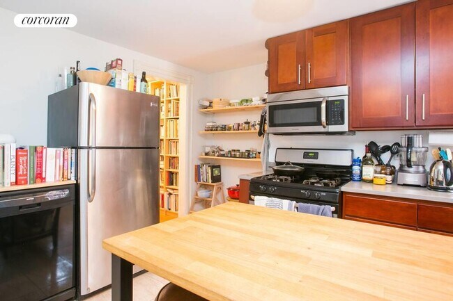 Foto del edificio - 533 Greene Ave