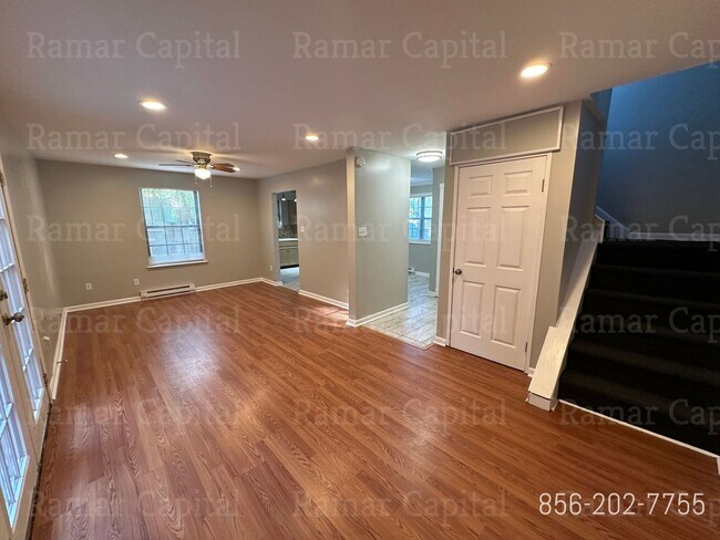Building Photo - 3 Bedroom 1 Bath corner townhouse in Sickl...