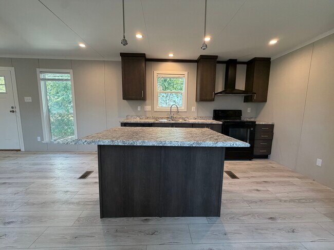 Building Photo - 709 N Collins Fwy