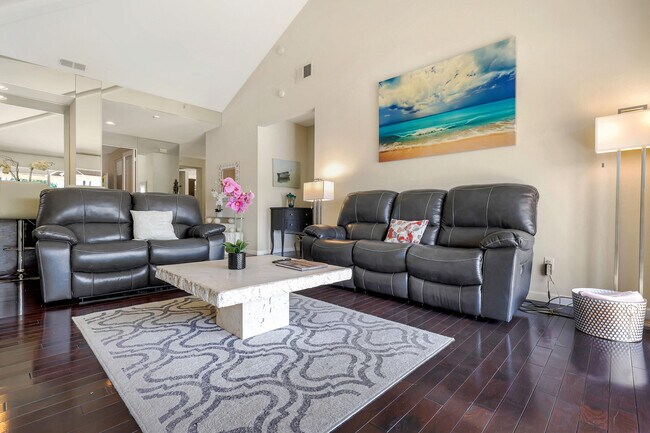 Foto del edificio - 142 Lakeshore Dr