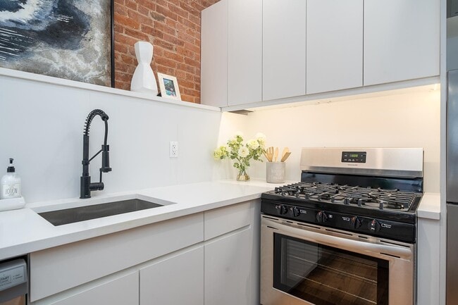 Building Photo - 568 Communipaw Ave