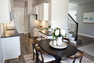 Building Photo - 206 Fulton Station Dr