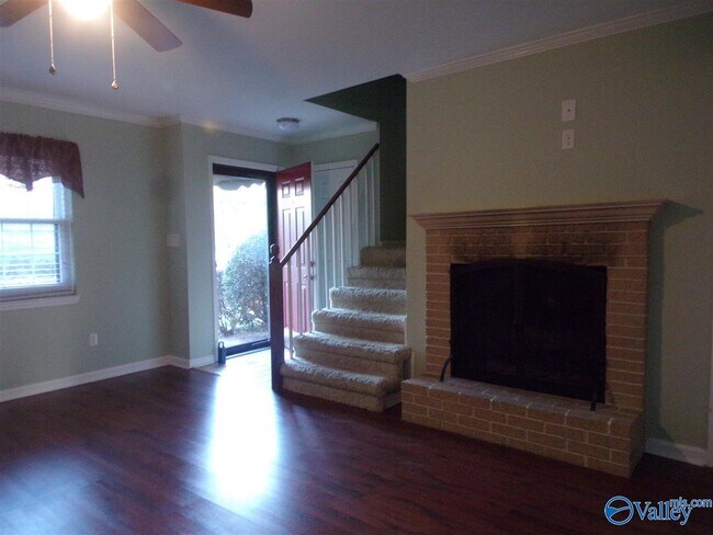 Building Photo - 2026 English Dr SW