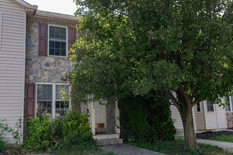 Building Photo - 24 Judges Ct