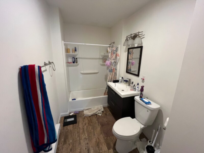 Primary Photo - 15 Bowers St