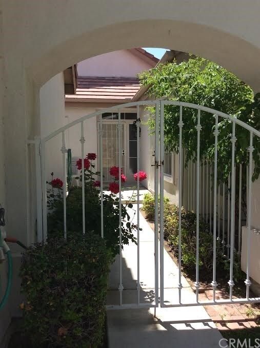 Building Photo - 19585 Rolling Green Dr