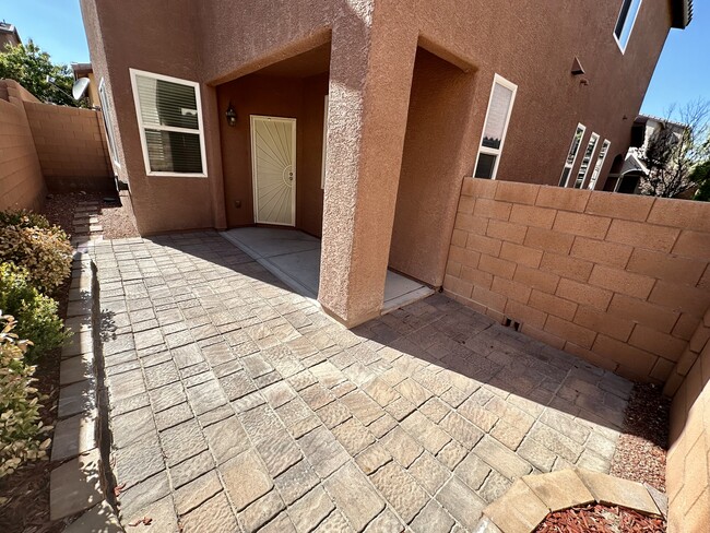 Building Photo - 9341 W Pearblossom Sky Ave