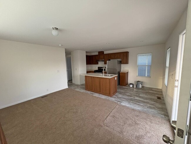 Foto del edificio - 1700 S State St