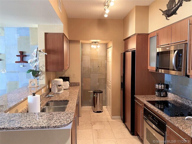 Building Photo - 2080 S Ocean Dr