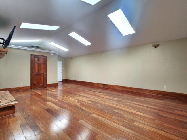 Building Photo - 30317 Marva Rd