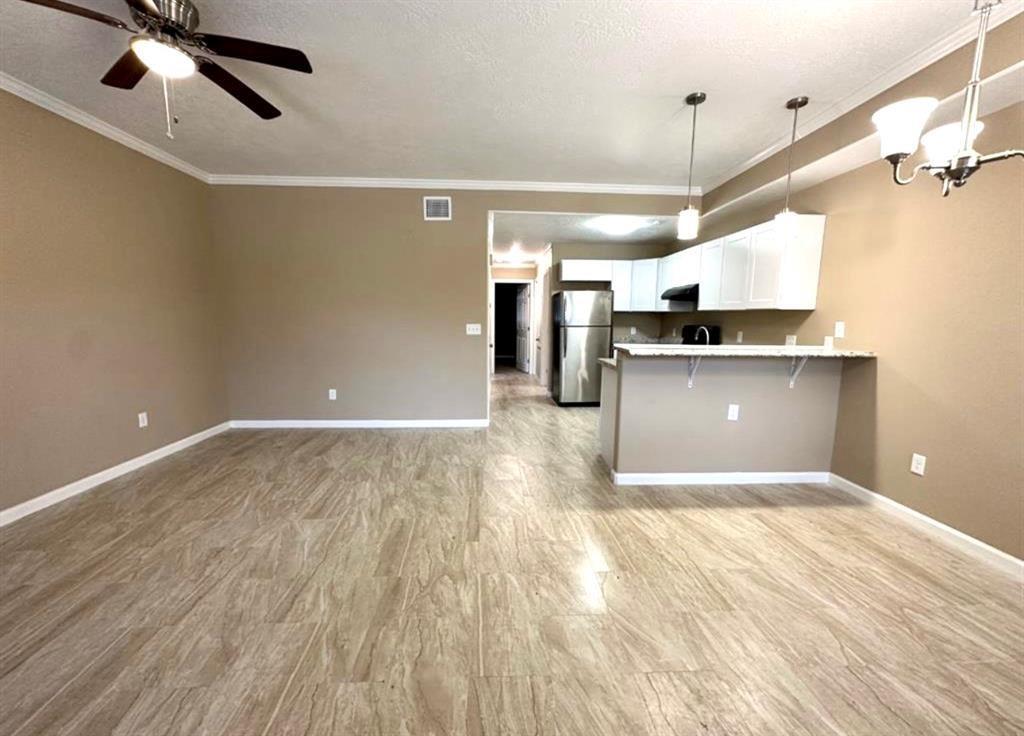 Foto principal - 8431 Canyon St