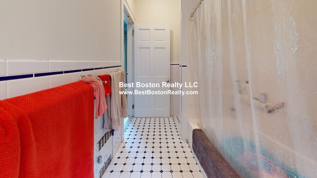 Building Photo - 87 Boston St