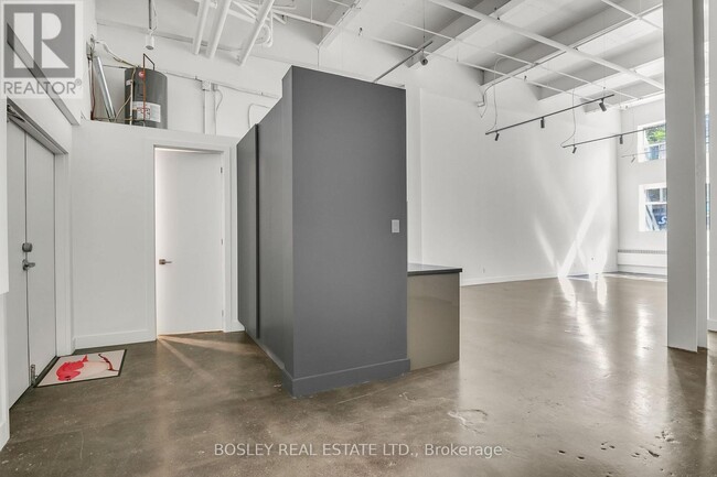 Building Photo - 136-1173 Dundas St E