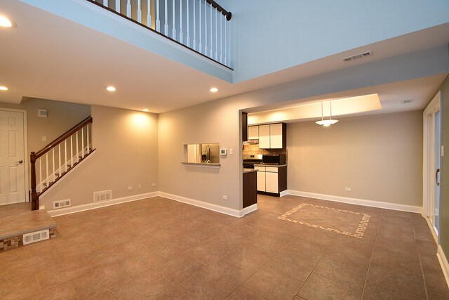 Building Photo - 9364 Meadowview Dr