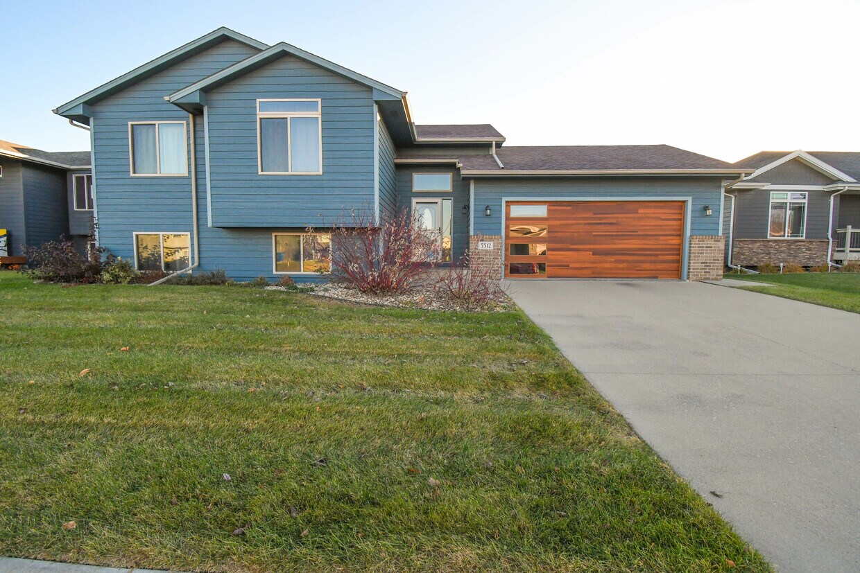 Foto principal - 5512 South Culbert Avenue