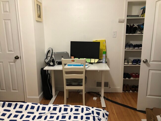 Building Photo - 263 S 1000 E st