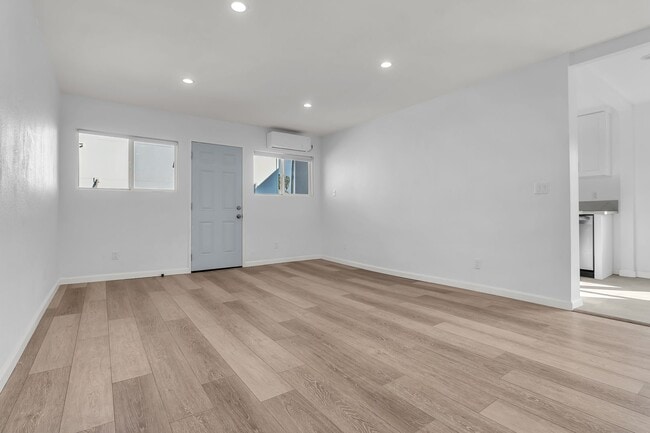 Photo - 1155 W Exposition Blvd Apartment