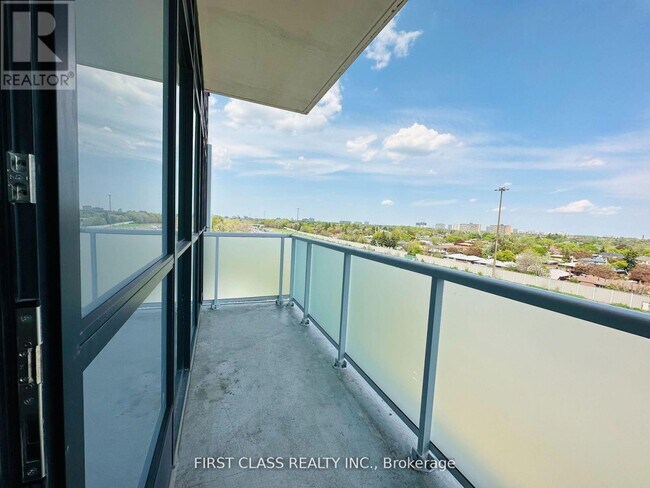 Photo du bâtiment - 188 Fairview Mall Dr