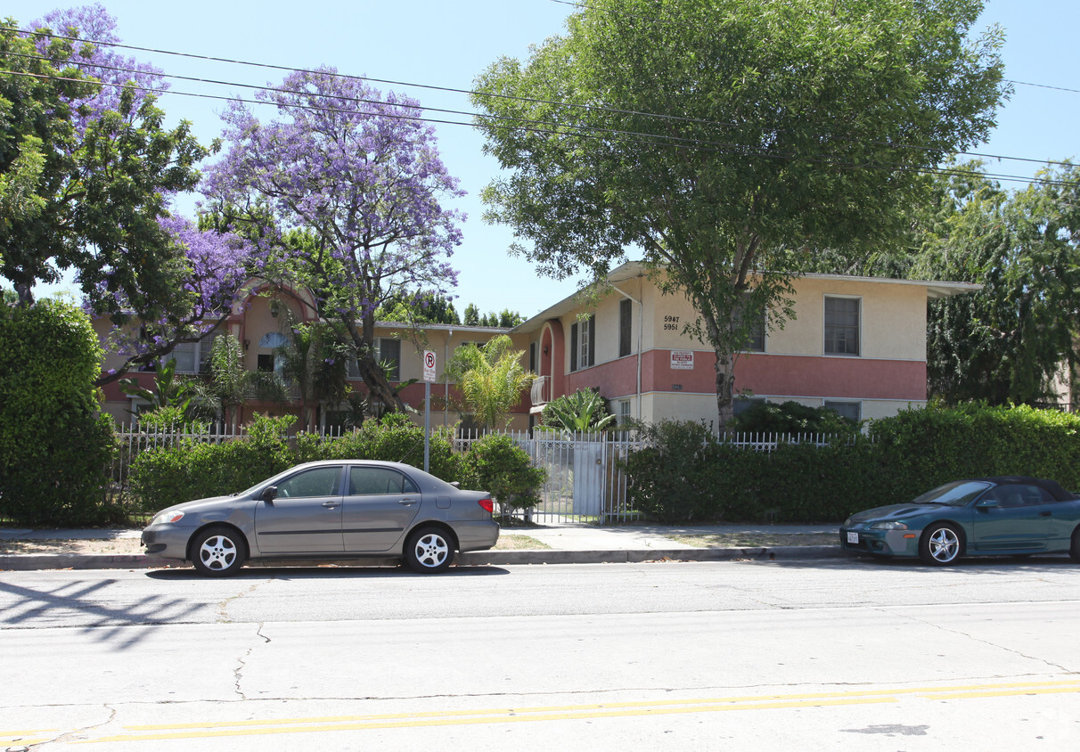 Primary Photo - Willow Crest Apartments