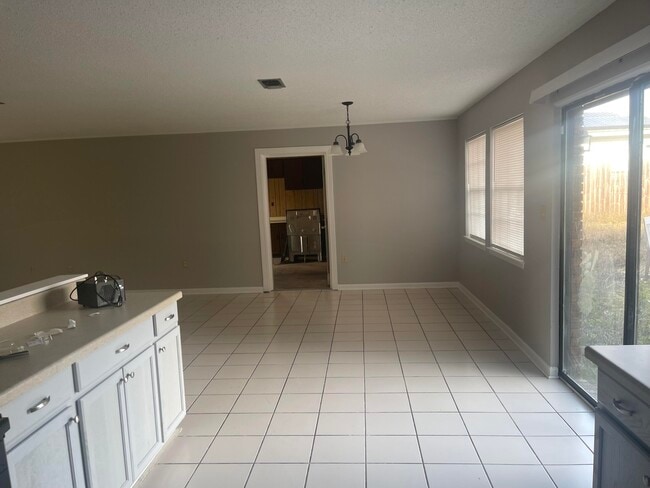 Building Photo - 319 Morgan Ln