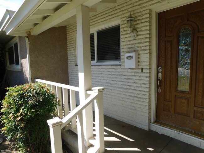 Building Photo - 4 br, 2.5 bath House - 38238 Hamlin St