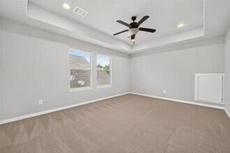 Building Photo - 50 Vershire Cir