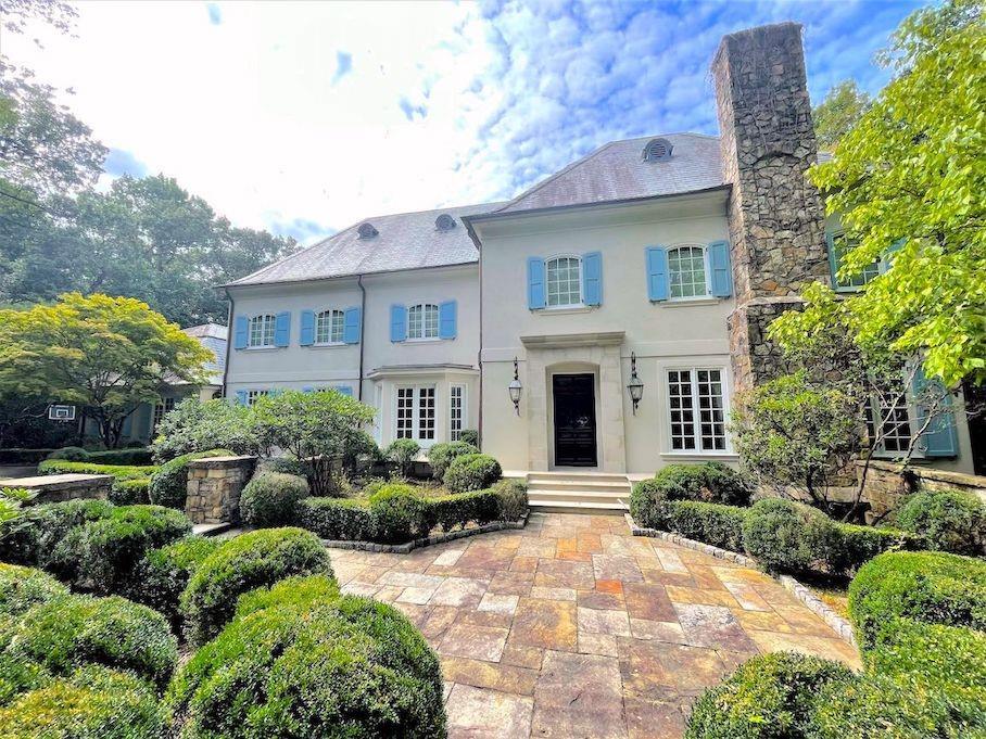 Foto principal - 2485 W Wesley Rd NW