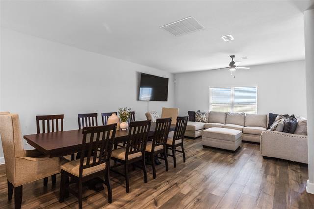 Foto del edificio - 7616 Lumber Jack Ln