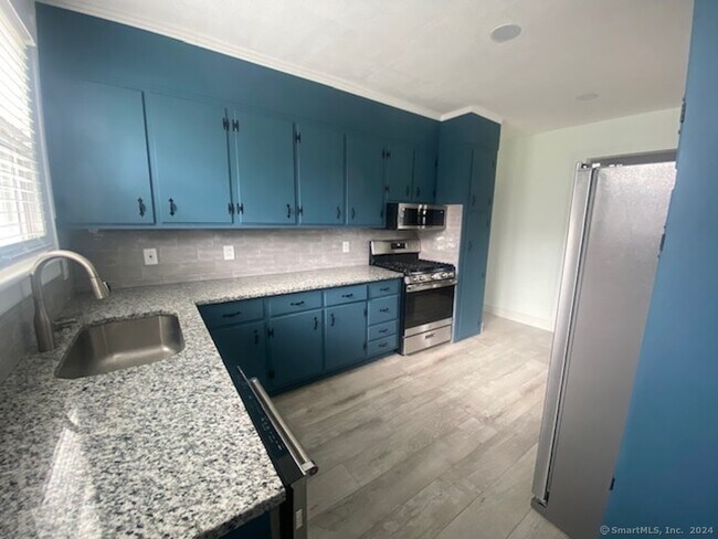 Foto del edificio - 279 Wakelee Ave