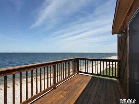 Foto del edificio - 14 Creek Rd