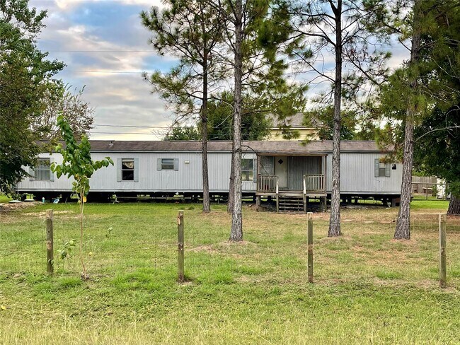 Foto del edificio - 4730 Bayou Ln