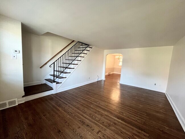 Building Photo - 5204 Alverstone Rd