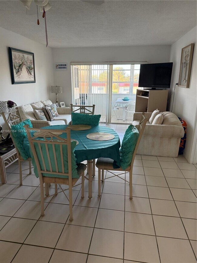 Foto del edificio - 169 Lake Carol Dr