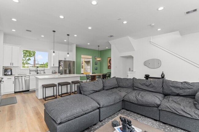 Foto del edificio - 3030 Live Oak St