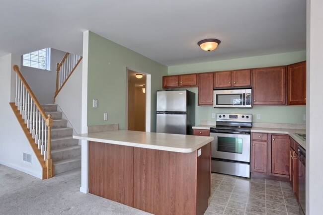 Building Photo - 556 Fox Ridge Ln