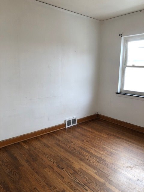 Building Photo - Two Bedroom Apartment Close To Riverwalk Mall