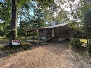 Building Photo - 2561 Pioneer Ln