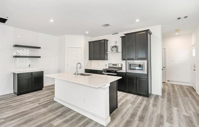 Building Photo - 12312 Maria Heights Ct