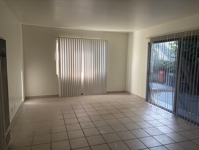 Foto del edificio - 6501 Stafford Ave