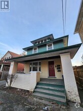 Building Photo - 346-346 Queenston St