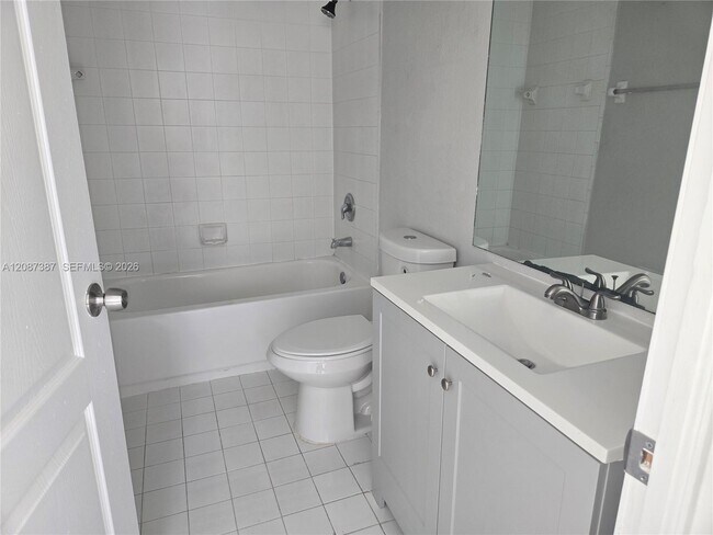 Foto del edificio - 1666 SE 27th Ct