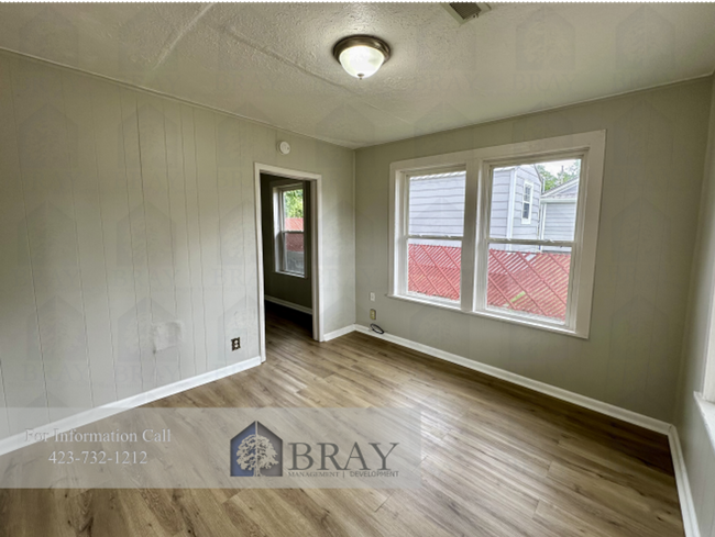 Building Photo - Fully remodeled cute cottage!