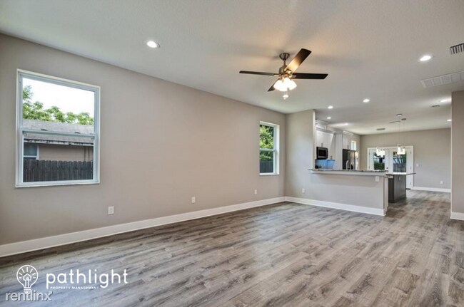 Building Photo - 3 br, 2 bath House - 6356 30Th Way N UNIT