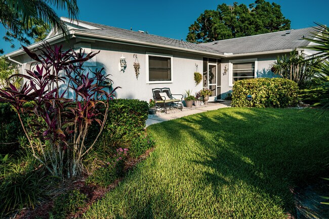 Side View - 5973 Bonaventure Pl