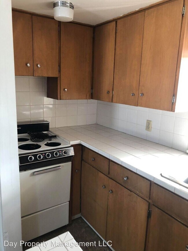 Foto del edificio - 243 E Doty Ave