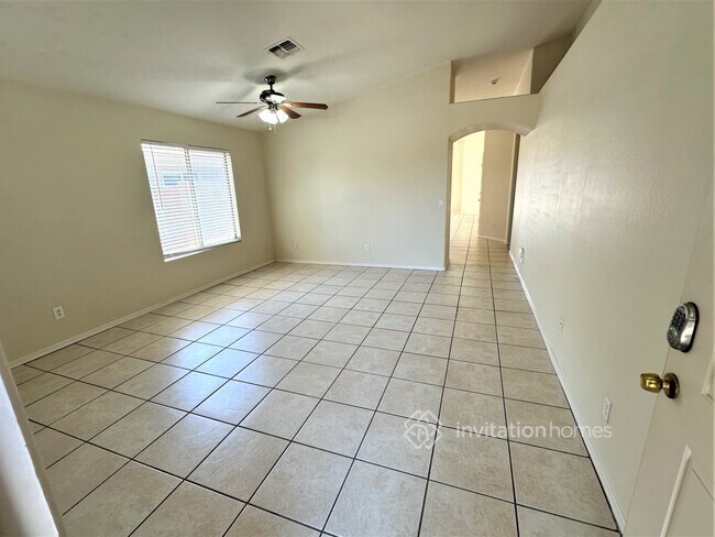 Foto del edificio - 15230 N 162nd Ln