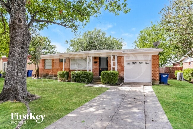 Building Photo - 10455 Plummer Dr