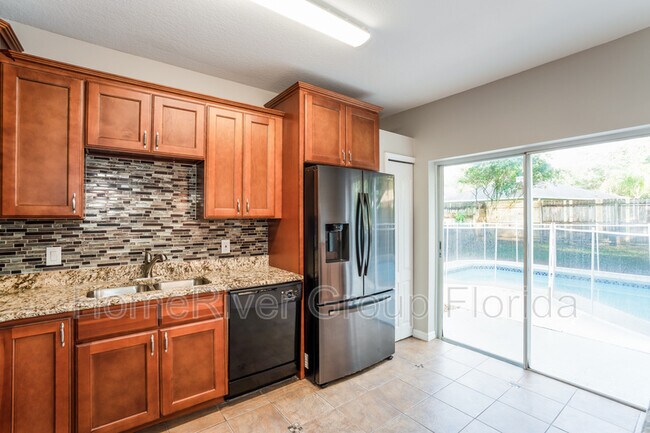 Building Photo - 1011 Lake Shore Ranch Dr
